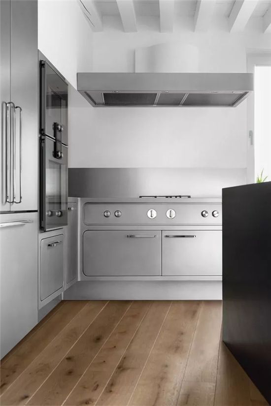 氧化鋁板為櫥柜帶來金屬質感