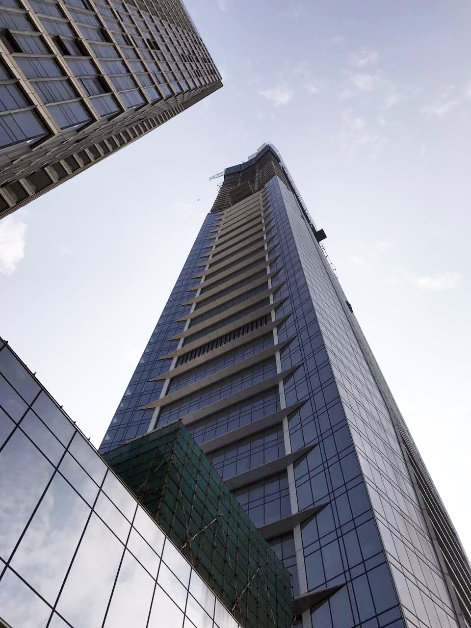 鈦銀氧化鋁板您身邊的建筑裝飾能手