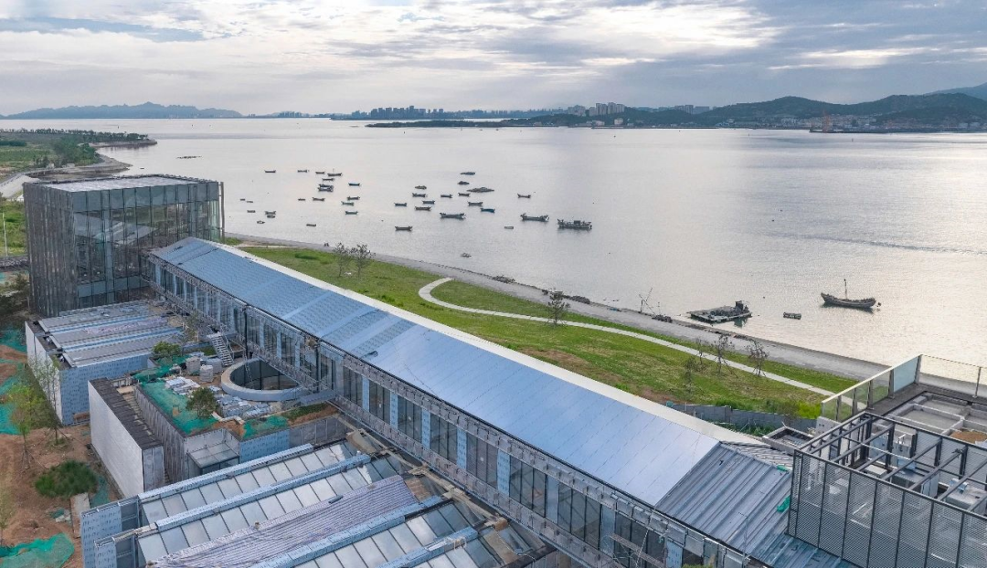 亮面氧化鋁也可以運用在墻面裝飾中